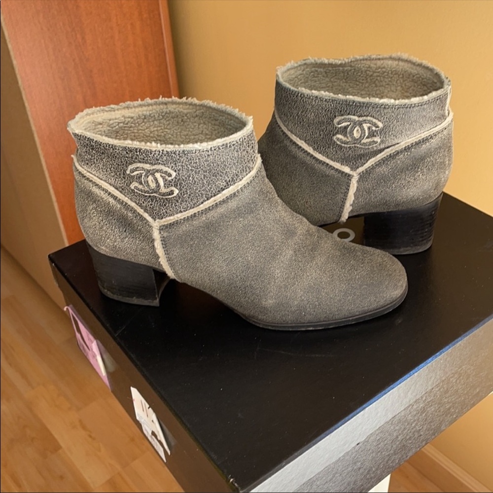 ⭐️🌴CHANEL Suede Leather Short Ankle Boots